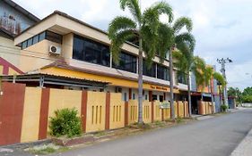 RedDoorz @ Dwipa Wisata Hotel